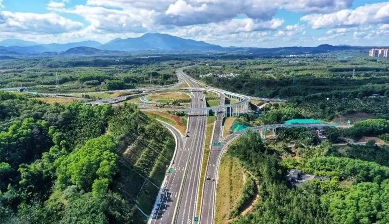 海南省萬寧至洋浦高速公路第二代建段環境保護、景觀及服務設施工程(項目名稱)